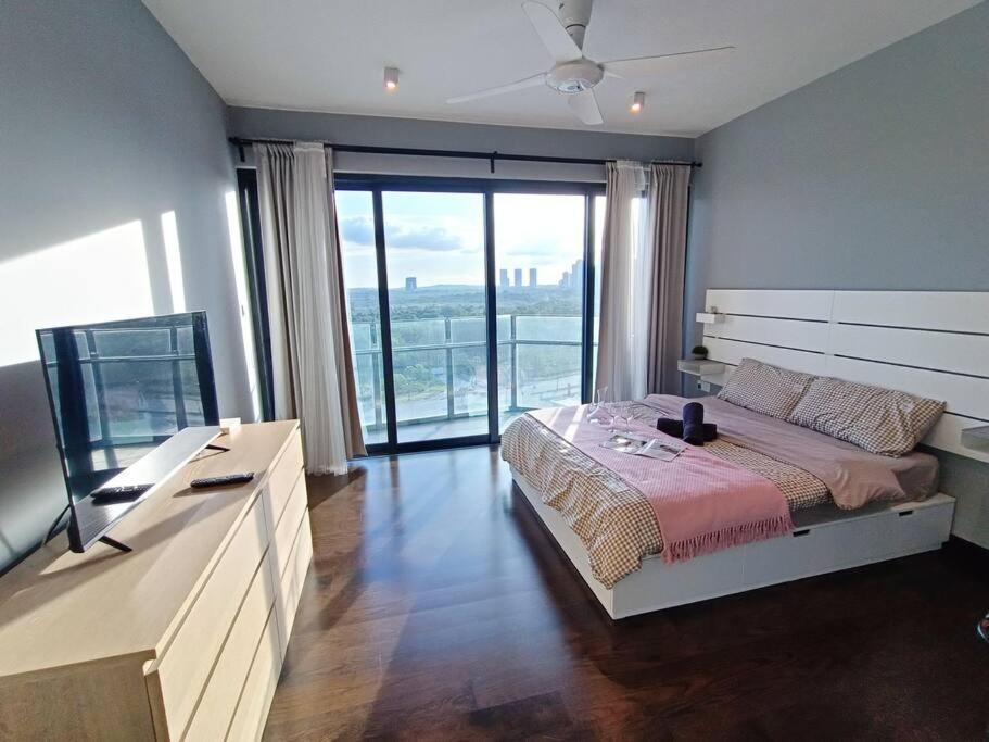 0511 Almas W/sofa Bed 4pax Netflix By * Nusajaya (Iskandar Puteri)